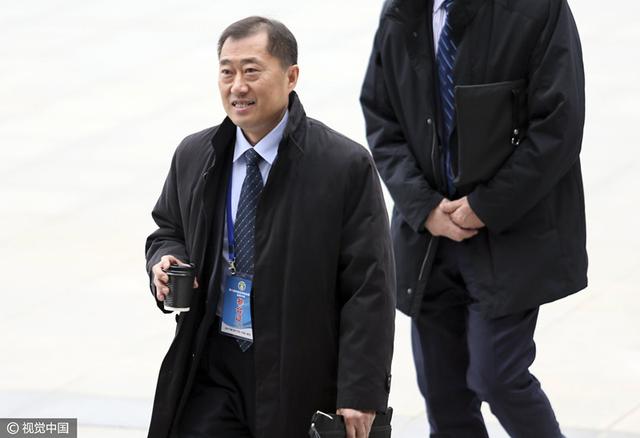 每一幕都是演技，张译被赞“长在了泪点上”跟妻子万茜打电话看泪目：宗大伟一开口就想哭首映后，许多观众表示又一次被张译的演技惊艳到了，“张译有让人瞬间入戏的魅力，看他飙戏真过瘾”